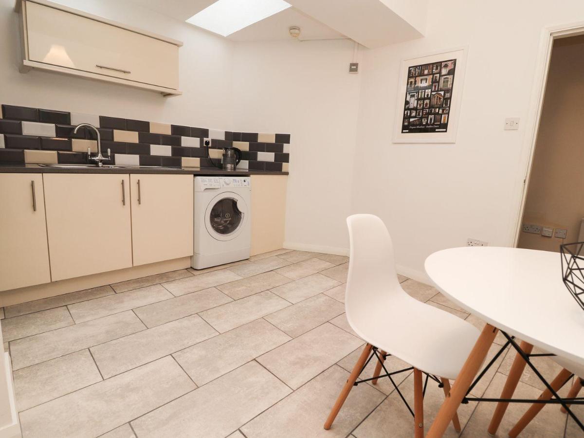 Memorial Building Apartamento Ruthin Exterior foto